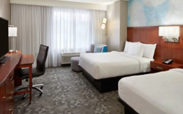 Courtyard by Marriott Downtown Ottawa