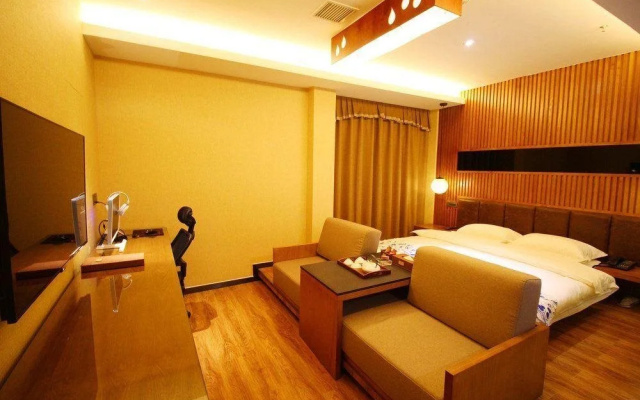 Crystal Pudi Hotel