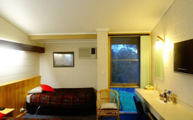 Coal Creek Motel