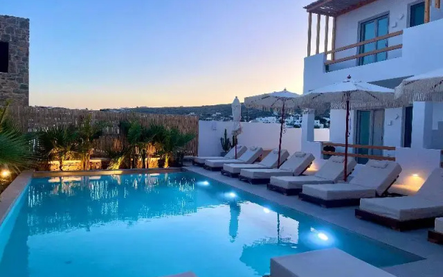 Mykonos Dot Suites