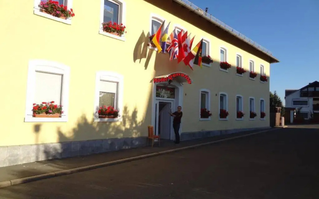 Hotel-Pension "Alte Schule"