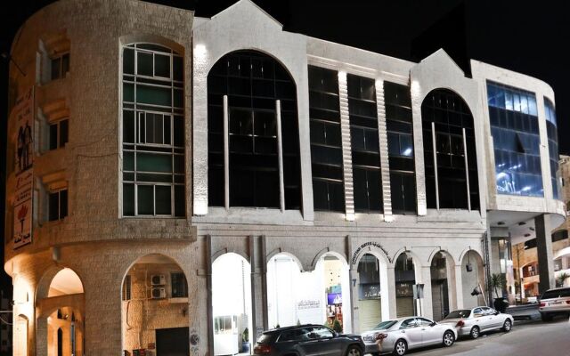 Отель Khuttar Apartments Иордания, Амман - отзывы, цены и фото номеров - забронировать отель Khuttar Apartments онлайн вид на фасад