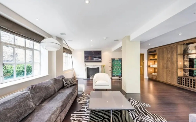 Hans Place Apartments