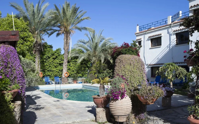 Room-spacious One Bedroom Apartment in P