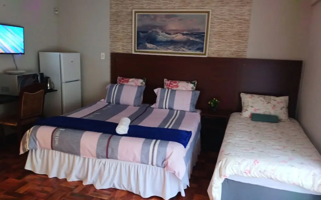 Comrades Oasis Guest House