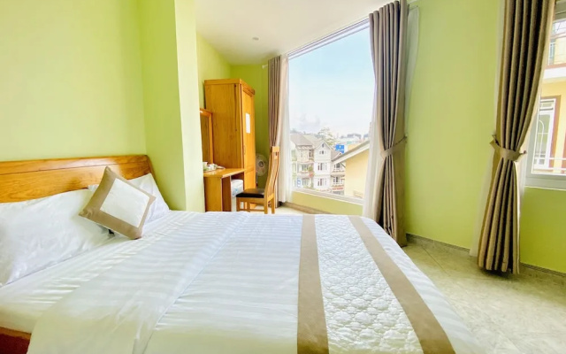 Trung Nhan Hotel