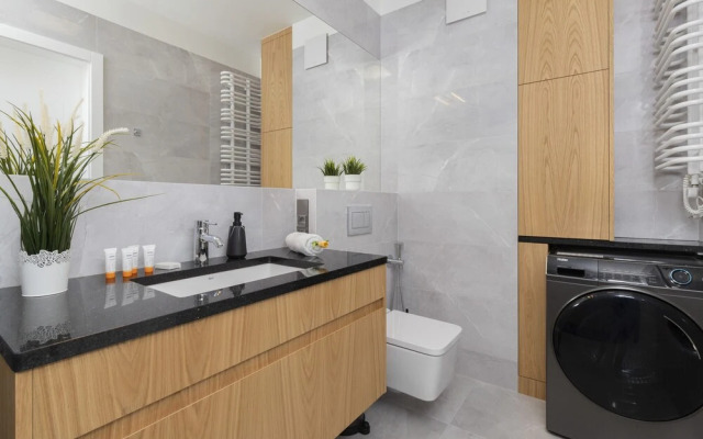 One Bedroom Apartment Okrzei by Renters