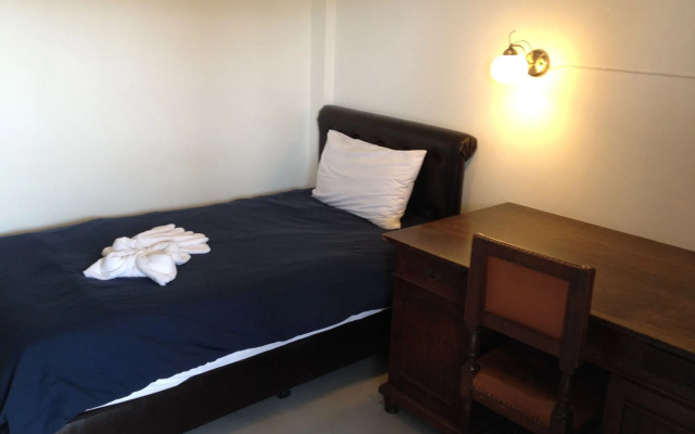 Barefeet Naturist Resort