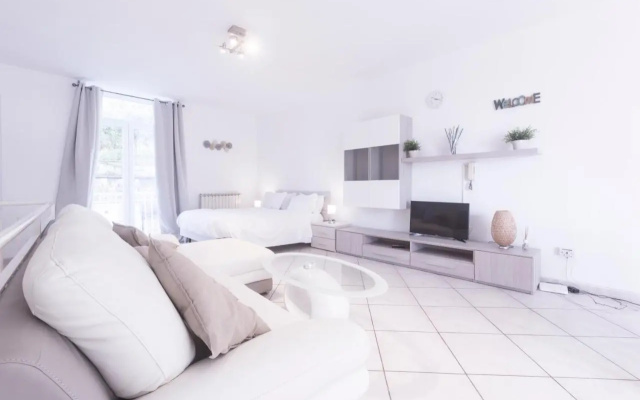 Cozy Sorrento Studio