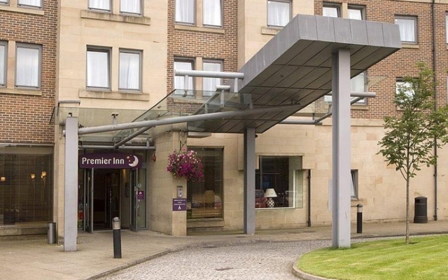 Отель Premier Inn Glasgow City Centre South Великобритания, Глазго - отзывы, цены и фото номеров - забронировать отель Premier Inn Glasgow City Centre South онлайн вид на фасад