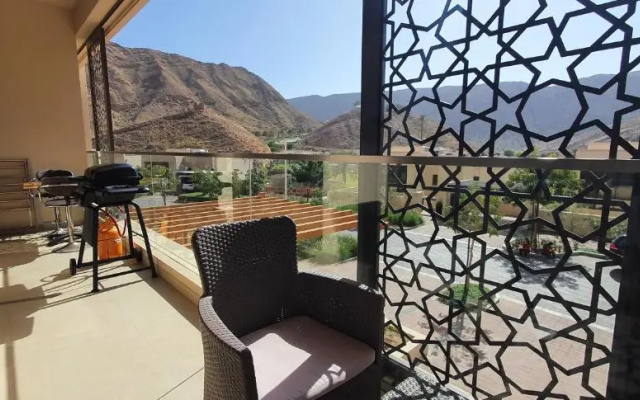 ONE Elegant Apartment in Muscat Bay 01