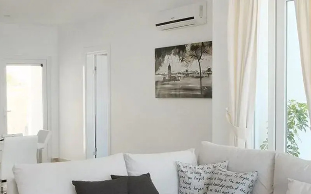 Saklı Ev