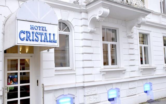 Hotel Cristall вид на фасад