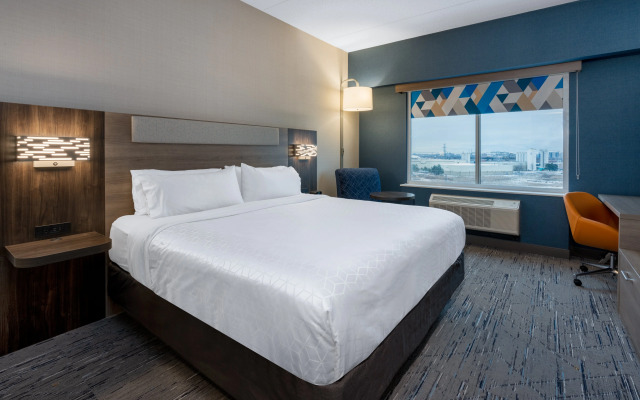 Holiday Inn Express & Suites Vaughan-Southwest by IHG