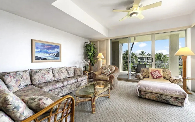 Vista Waikoloa B-206 2 Bedroom Condo by RedAwning