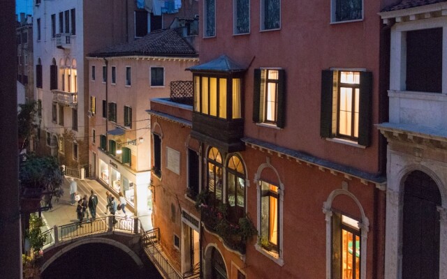 Отель Rialto Bridge Venetian Style Италия, Венеция - отзывы, цены и фото номеров - забронировать отель Rialto Bridge Venetian Style онлайн вид на фасад