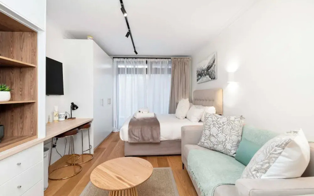 Luxurious Sea Point Studio Apartment