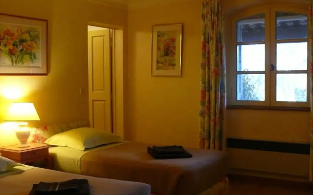 Les Bastides de lAuviduery