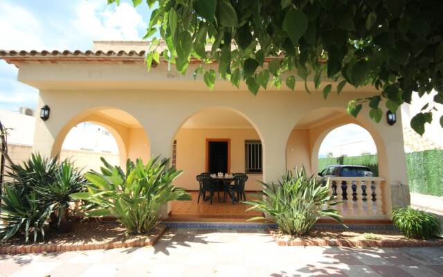 Отель Villa Oliva 8 - Plaza Mayor Испания, Олива - отзывы, цены и фото номеров - забронировать отель Villa Oliva 8 - Plaza Mayor онлайн вид на фасад