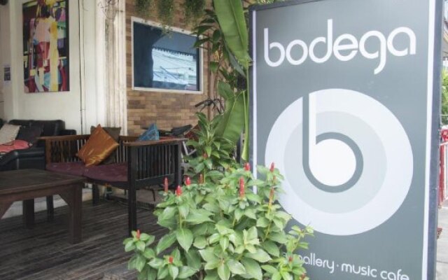 Отель Bodega Phuket с домашними животными