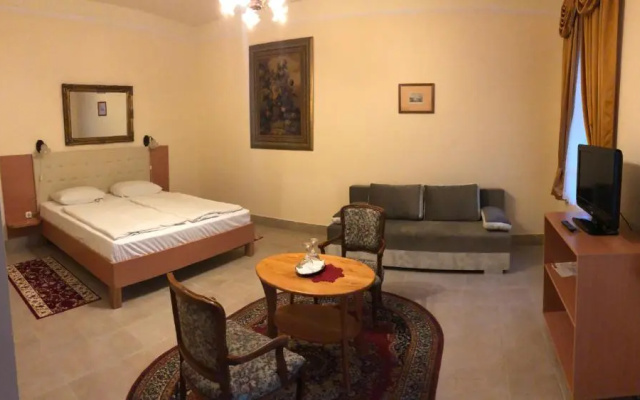 Festetich Kastélyszálló és Zsuzsanna Hotel
