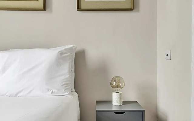 The Shepherd's Bush Hideaway