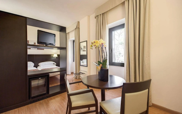Regal Park Hotel