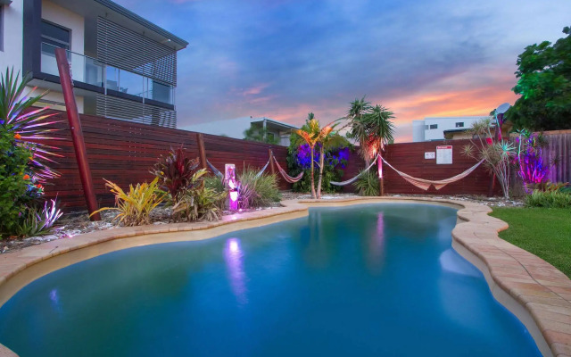 Gladstone Backpackers