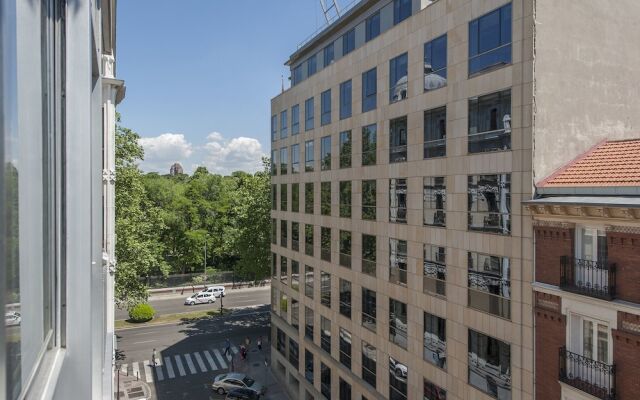 Отель Apartamento Retiro II Мадрид вид на фасад
