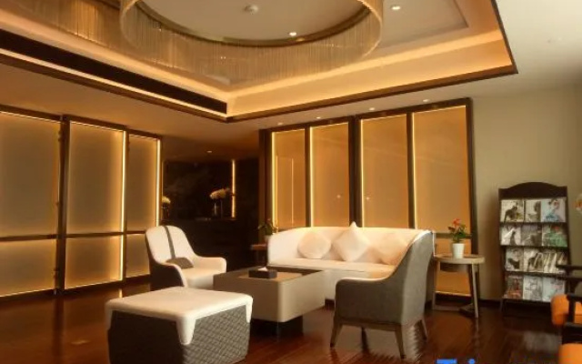 Phoenix New Century Grand Hotel