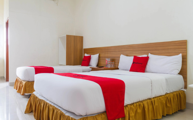 RedDoorz Plus @ Surapati 2