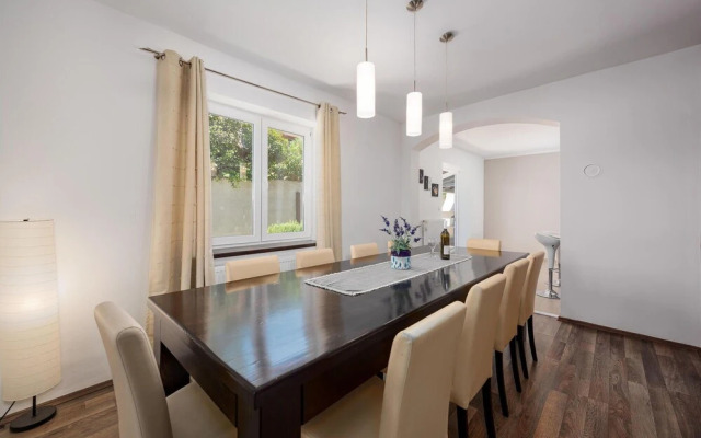 Stunning Home in Perci With Wifi and 5 Bedrooms