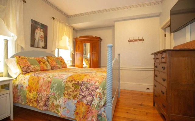 Clark Currier Inn