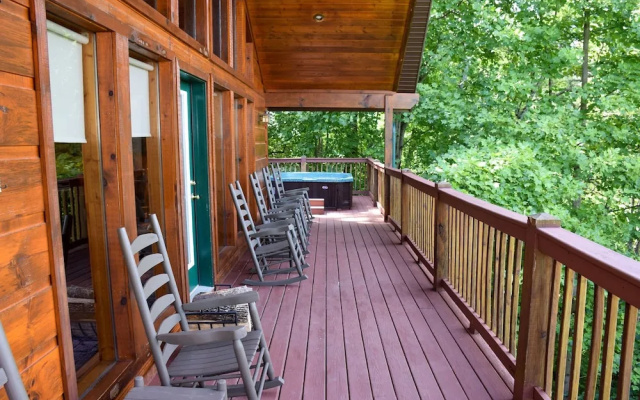 GRANDMOTHER'S - 4 Br Cabin