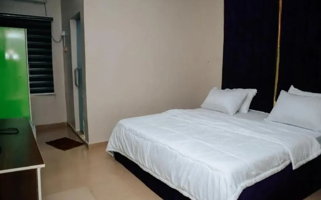 Glajosh Hotels