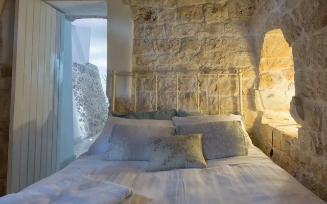 Trullo Pietra Antica