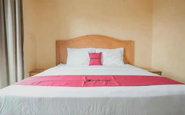 RedDoorz Plus near Tugu Tari TheHok Jambi