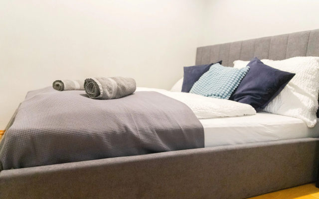 King bed, central and near metro