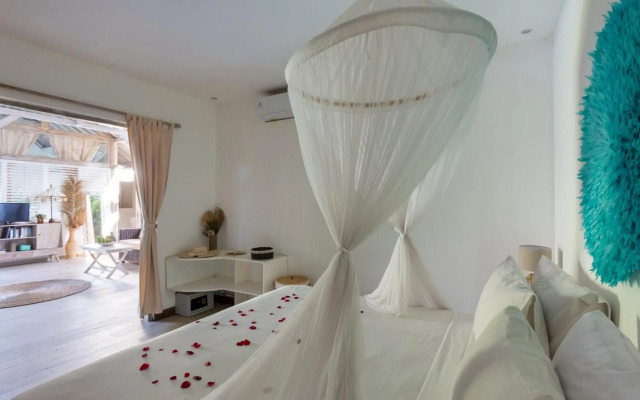Cocowhite Villa