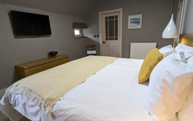 Spacious Penthouse Apartment in Merthyr Tydfil