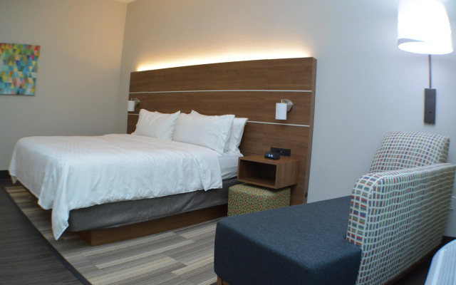 Holiday Inn Express Seguin