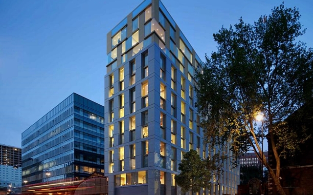 Отель Dorsett City London вид на фасад