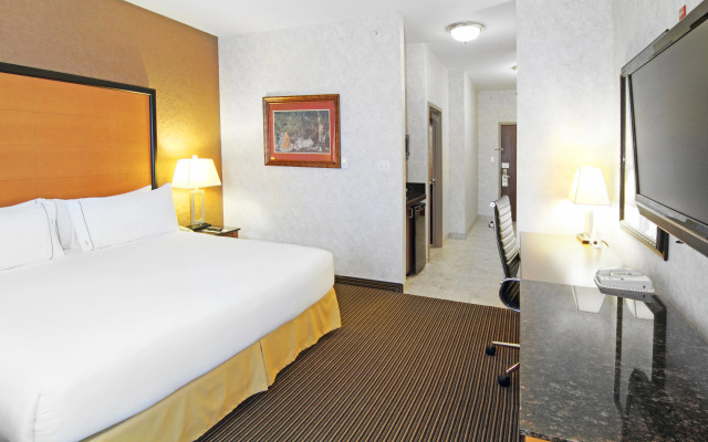 Holiday Inn Express Hotel & Suites Calgary S-Macleod Trail S by IHG