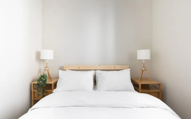 MAMAD - Chic Urban Getaway with Balcony & Mamad by Sea N Rent
