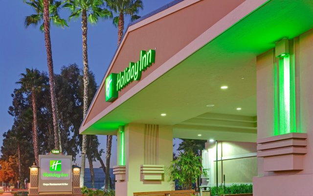 Holiday Inn Hotel & Suites Anaheim 1