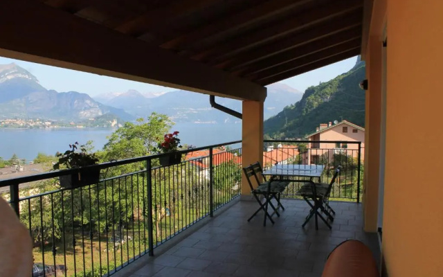 Balcony Lake View Apartment