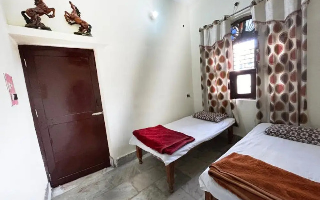 Goroomgo Homestay Haldwani