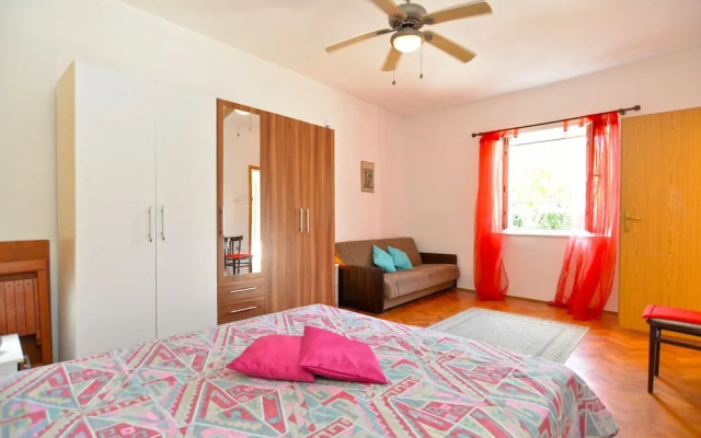 Apartment 1122