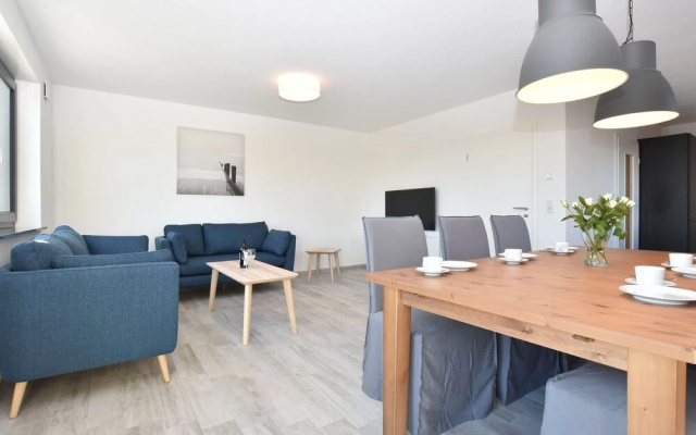 Beautiful Holiday Home in Kühlungsborn Near Sea