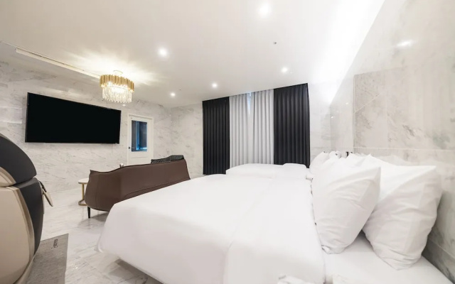 Hotel Four Star